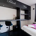 Black And White * Otranto