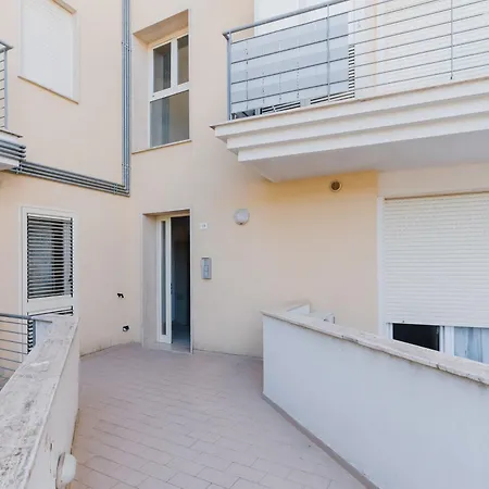 Black And White * Otranto