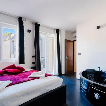Black And White Holiday home Otranto