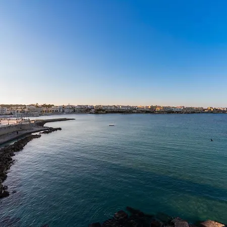 Dom wakacyjny Black And White Otranto
